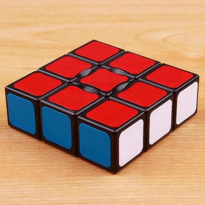 1x3x3 netradičná rubikova kocka